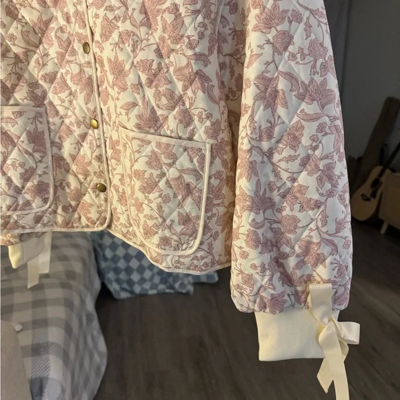 Women's Quilted Jacket - Pink Floral - Picture 4 of 4